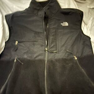 The North Face Men's Black Zip-Up Vest